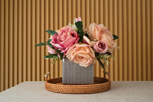 Arreglo Floral Rosa en Florero con Brillos