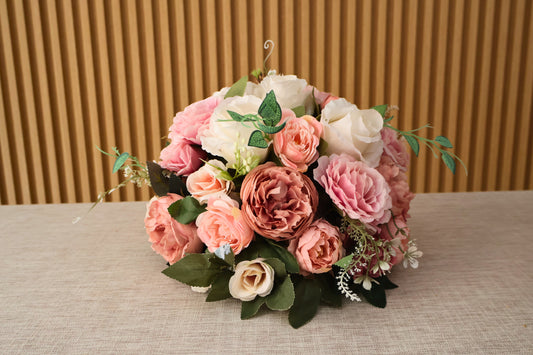 Arreglo Floral de Rosas en Tonos Rosados